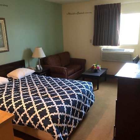 Econo Lodge Inn & Suites Innisfail Esterno foto
