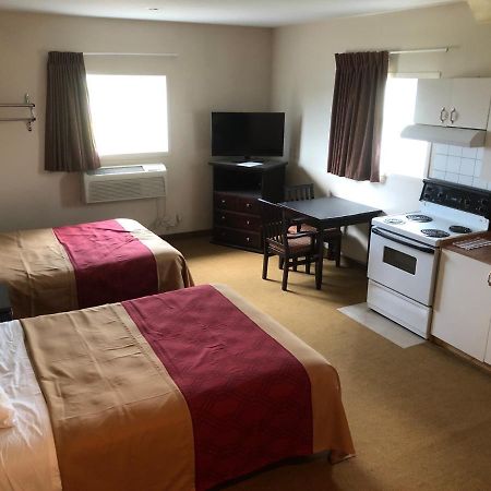 Econo Lodge Inn & Suites Innisfail Esterno foto