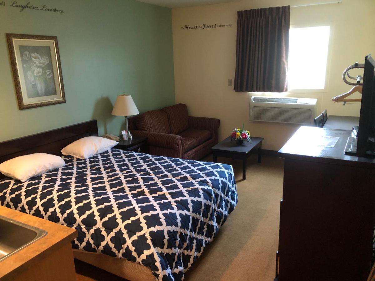 Econo Lodge Inn & Suites Innisfail Esterno foto
