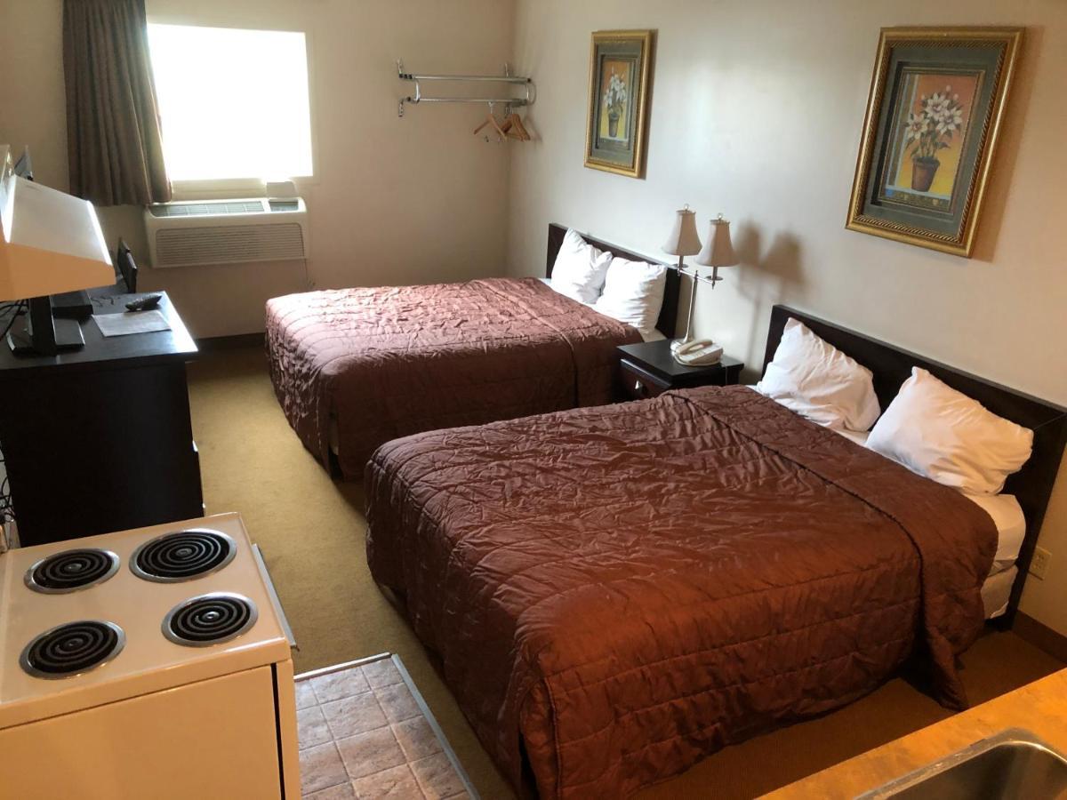 Econo Lodge Inn & Suites Innisfail Esterno foto