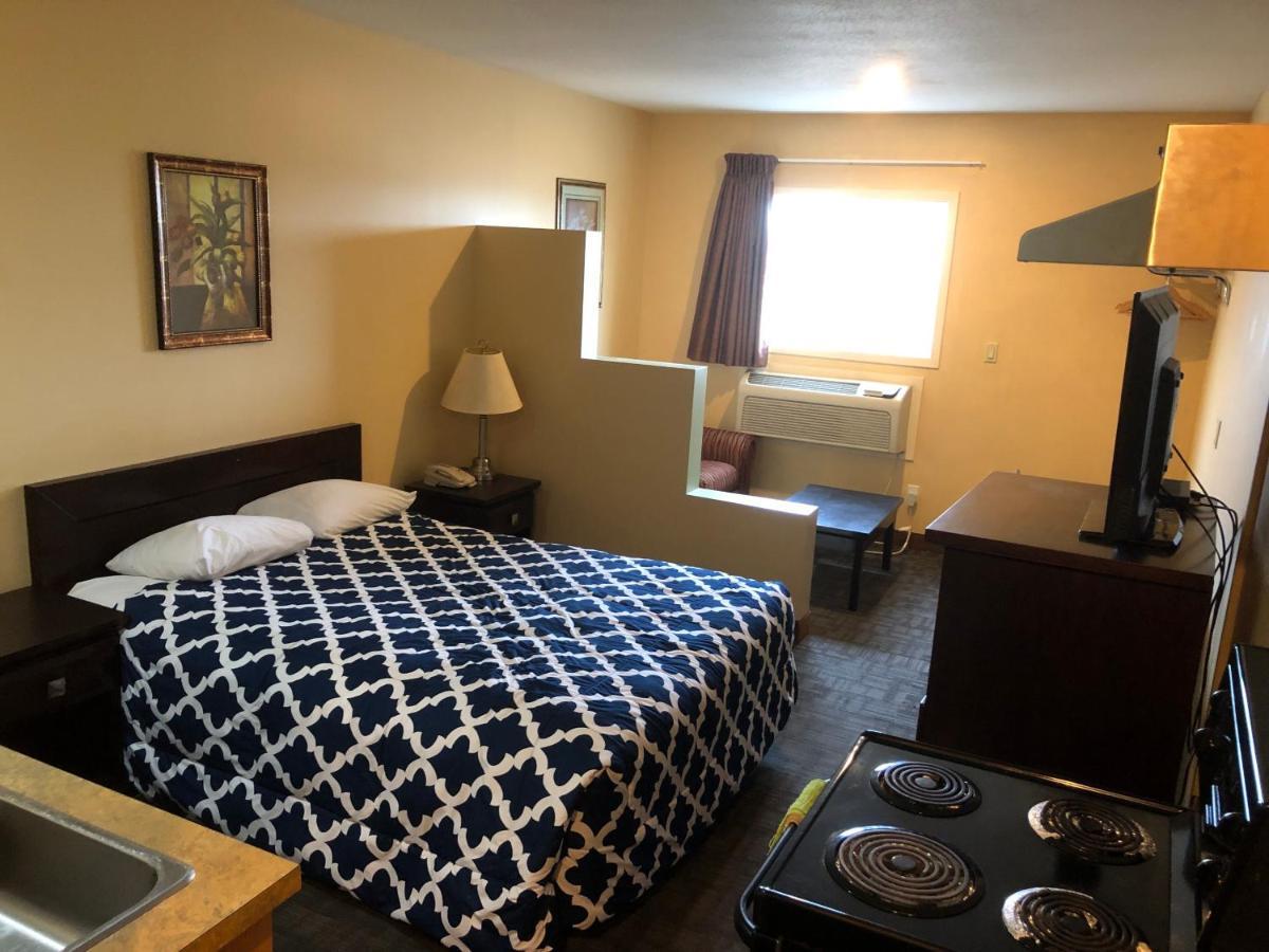 Econo Lodge Inn & Suites Innisfail Esterno foto