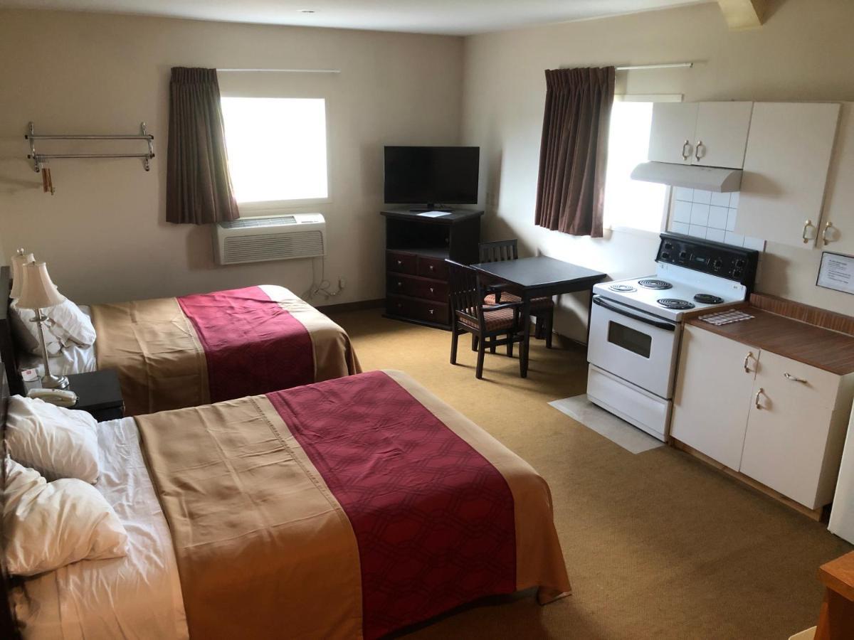 Econo Lodge Inn & Suites Innisfail Esterno foto
