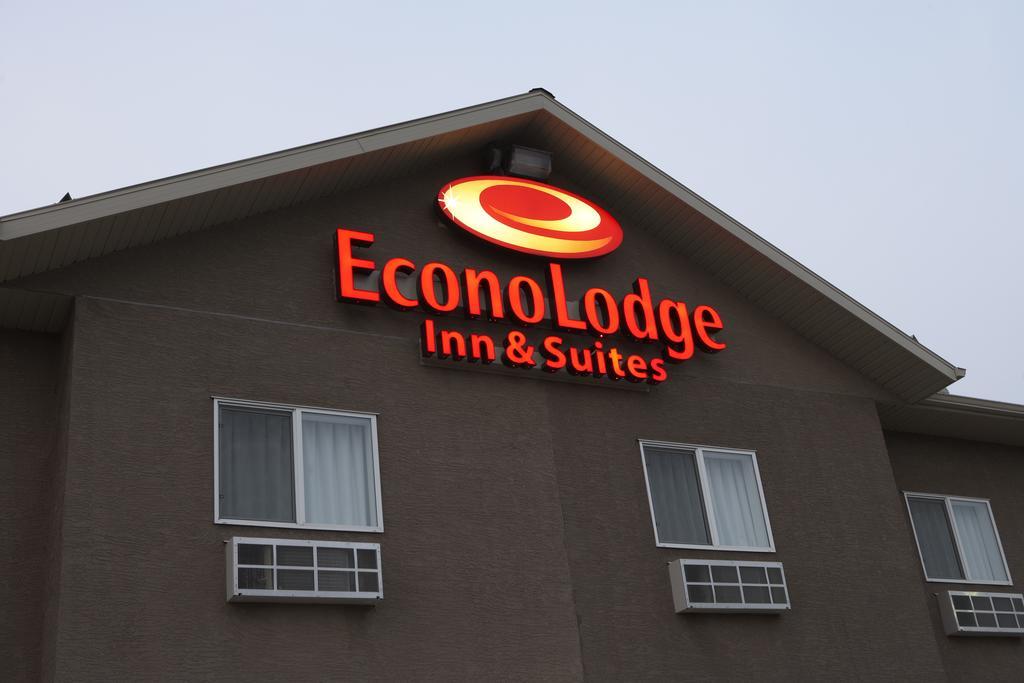 Econo Lodge Inn & Suites Innisfail Esterno foto