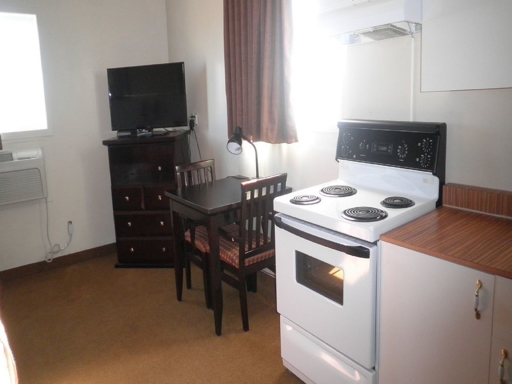 Econo Lodge Inn & Suites Innisfail Esterno foto