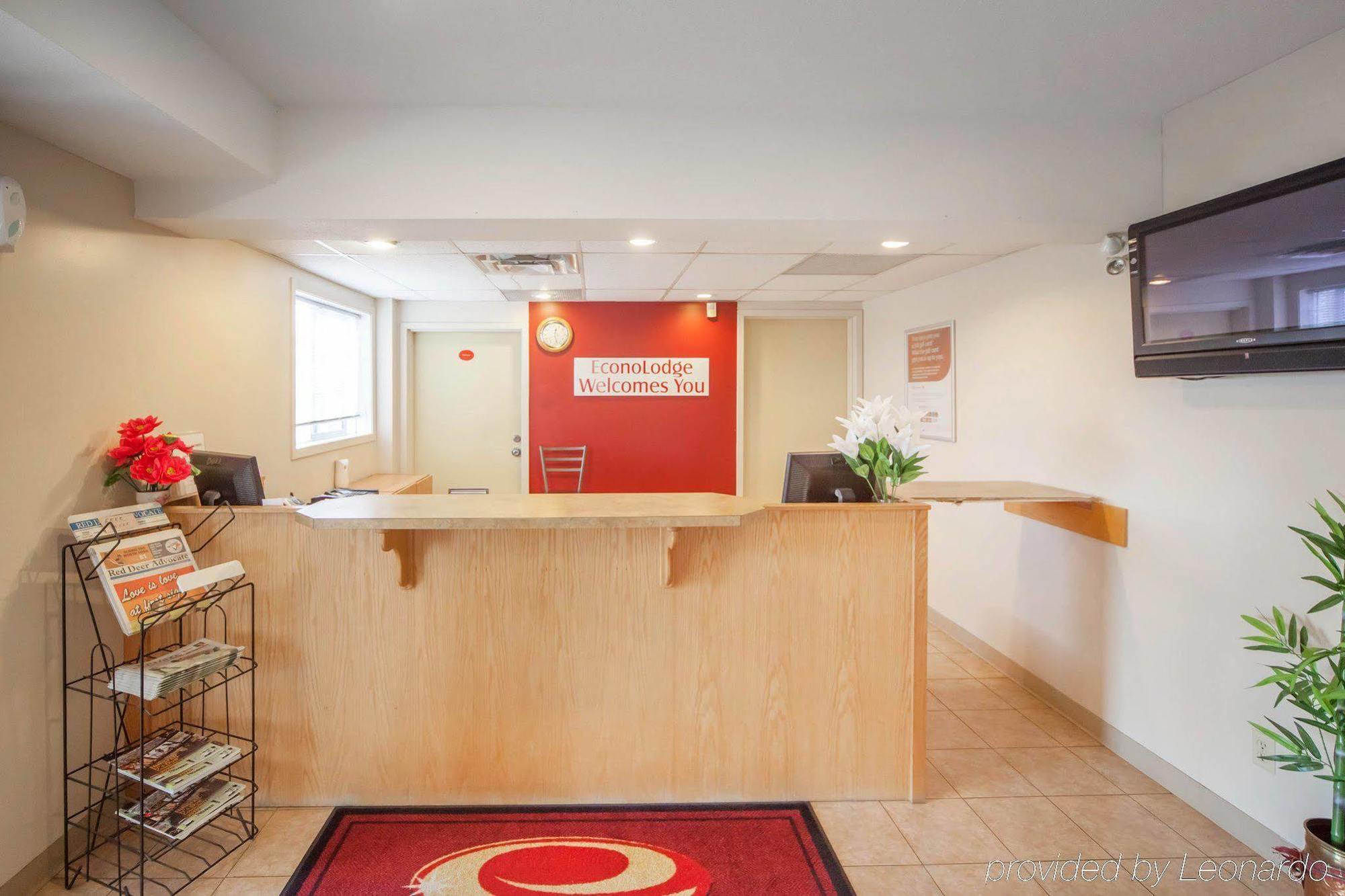 Econo Lodge Inn & Suites Innisfail Esterno foto