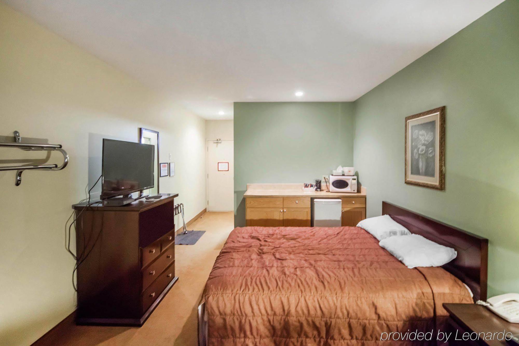 Econo Lodge Inn & Suites Innisfail Esterno foto