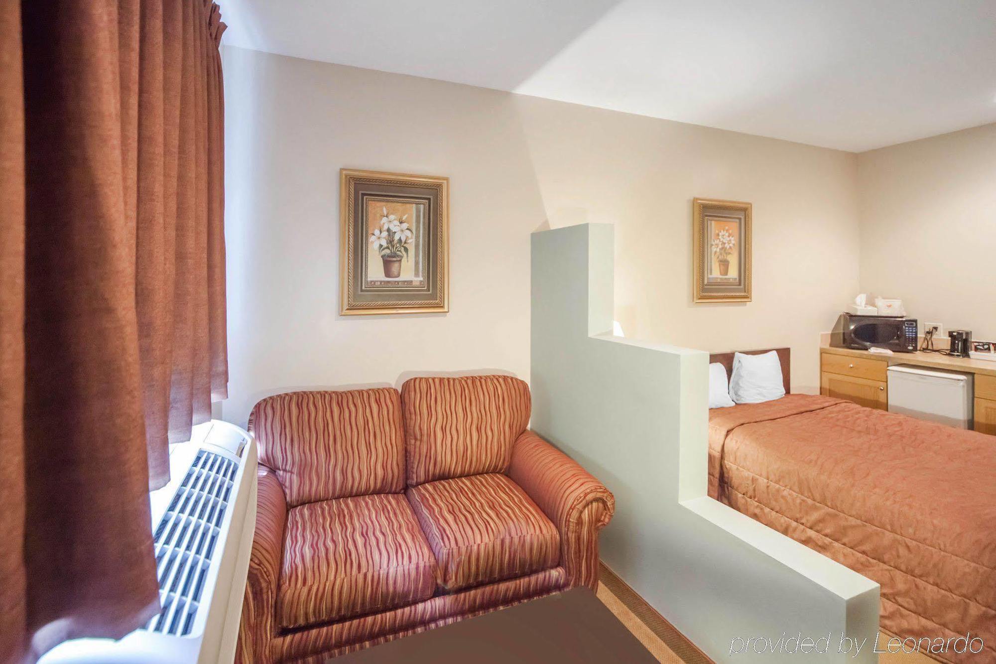 Econo Lodge Inn & Suites Innisfail Esterno foto