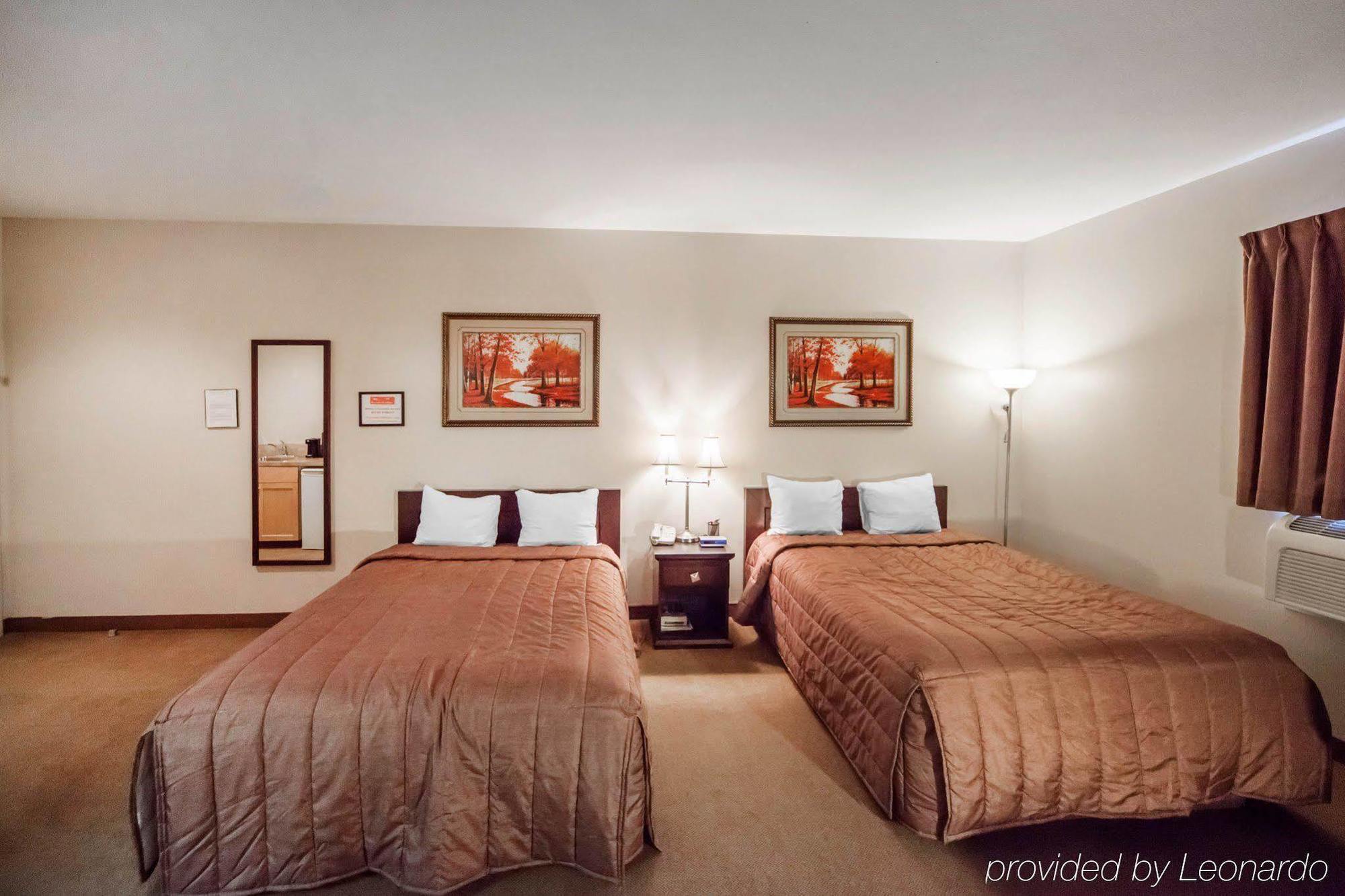 Econo Lodge Inn & Suites Innisfail Esterno foto