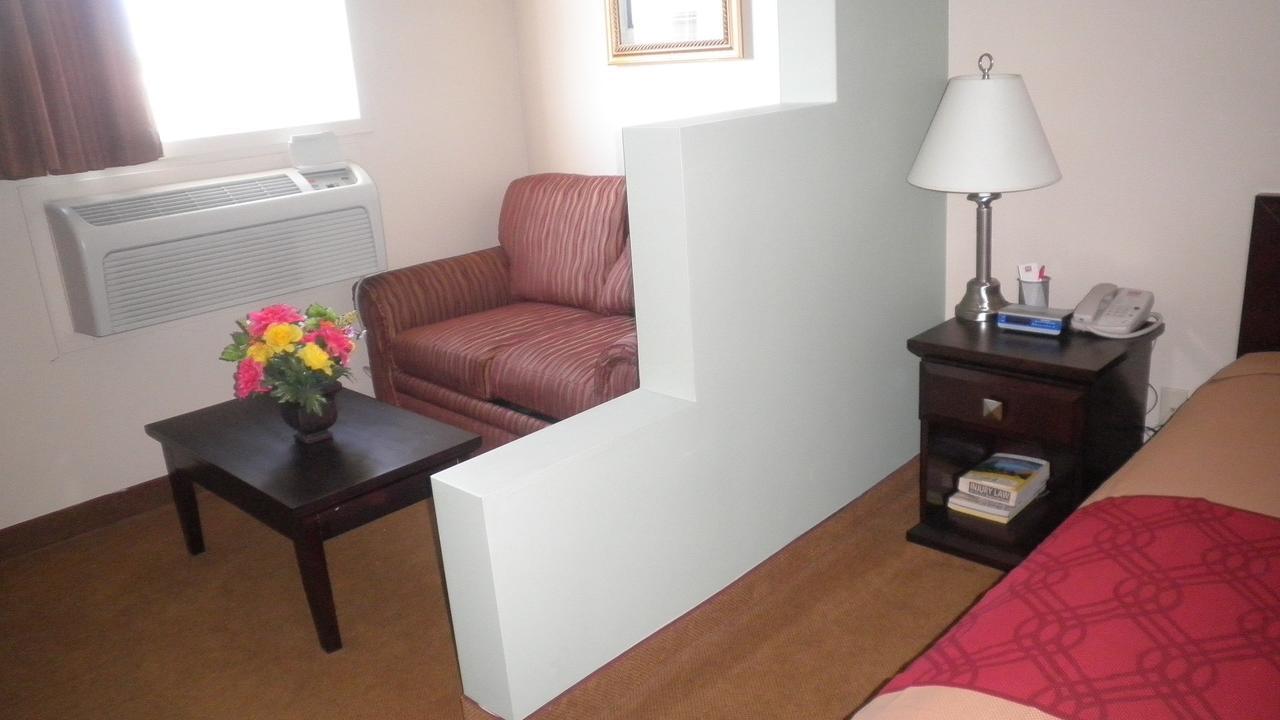 Econo Lodge Inn & Suites Innisfail Esterno foto