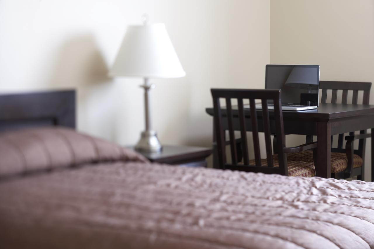 Econo Lodge Inn & Suites Innisfail Esterno foto