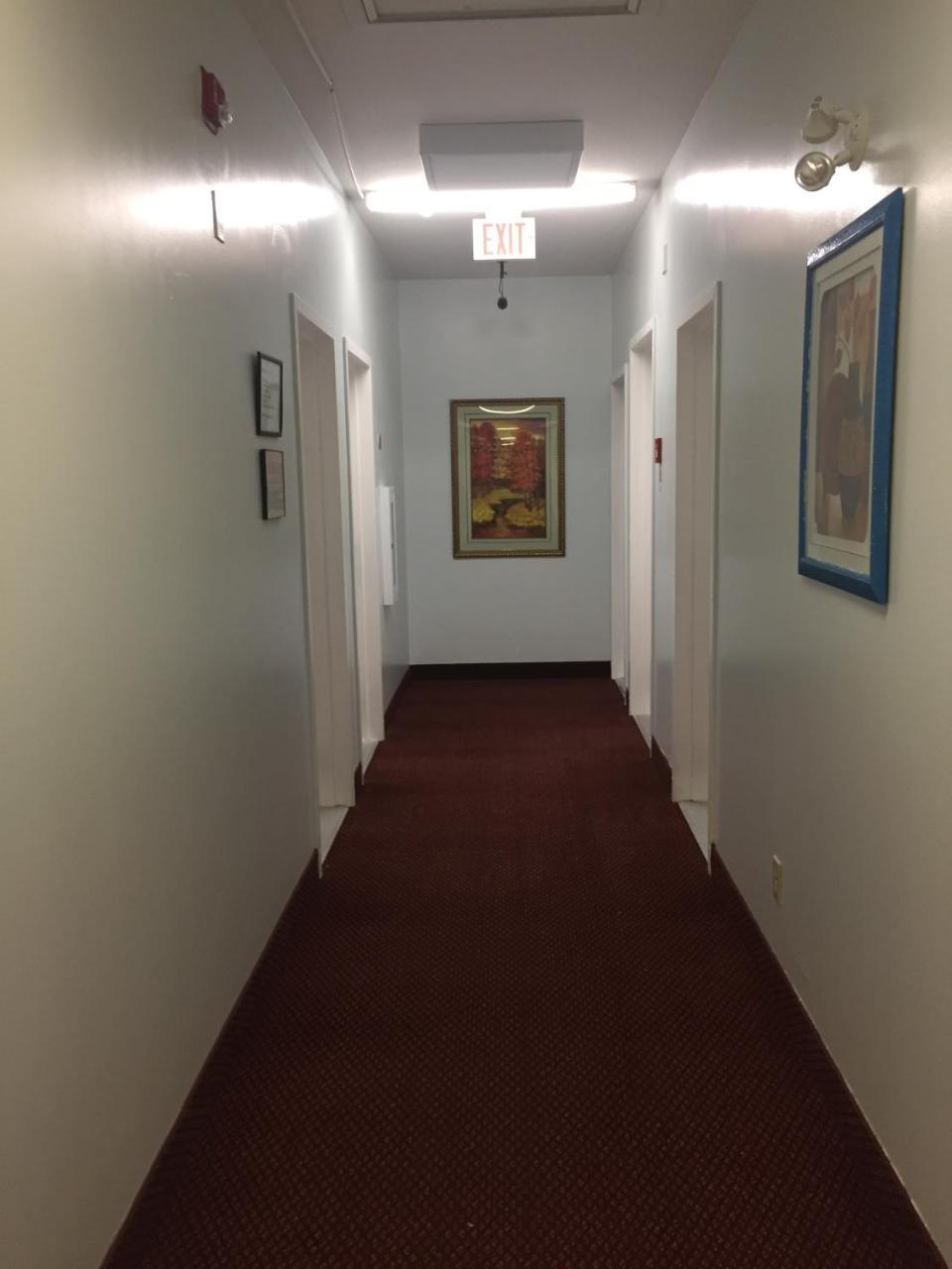 Econo Lodge Inn & Suites Innisfail Esterno foto