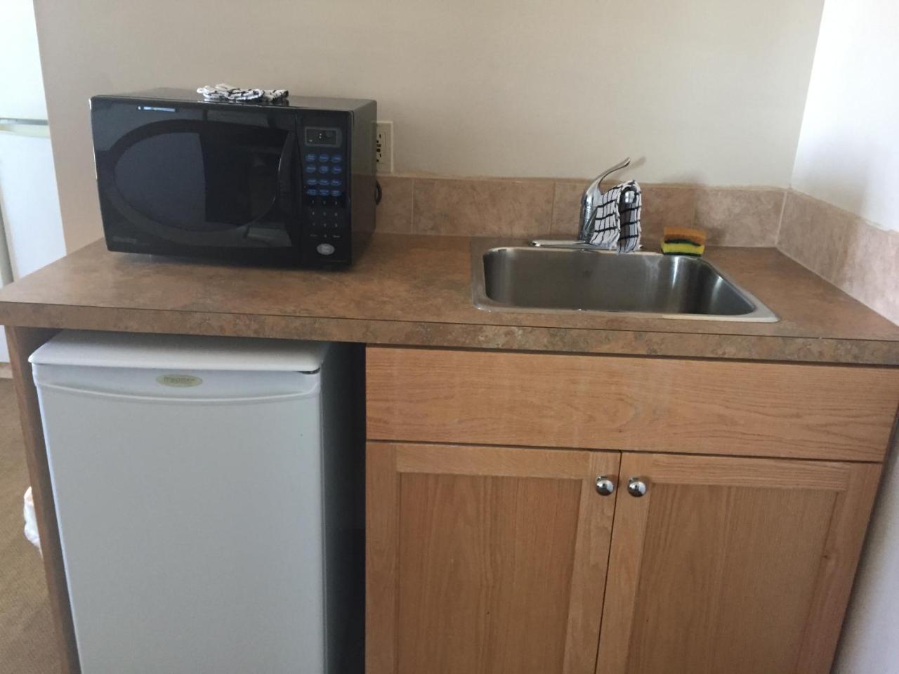 Econo Lodge Inn & Suites Innisfail Esterno foto