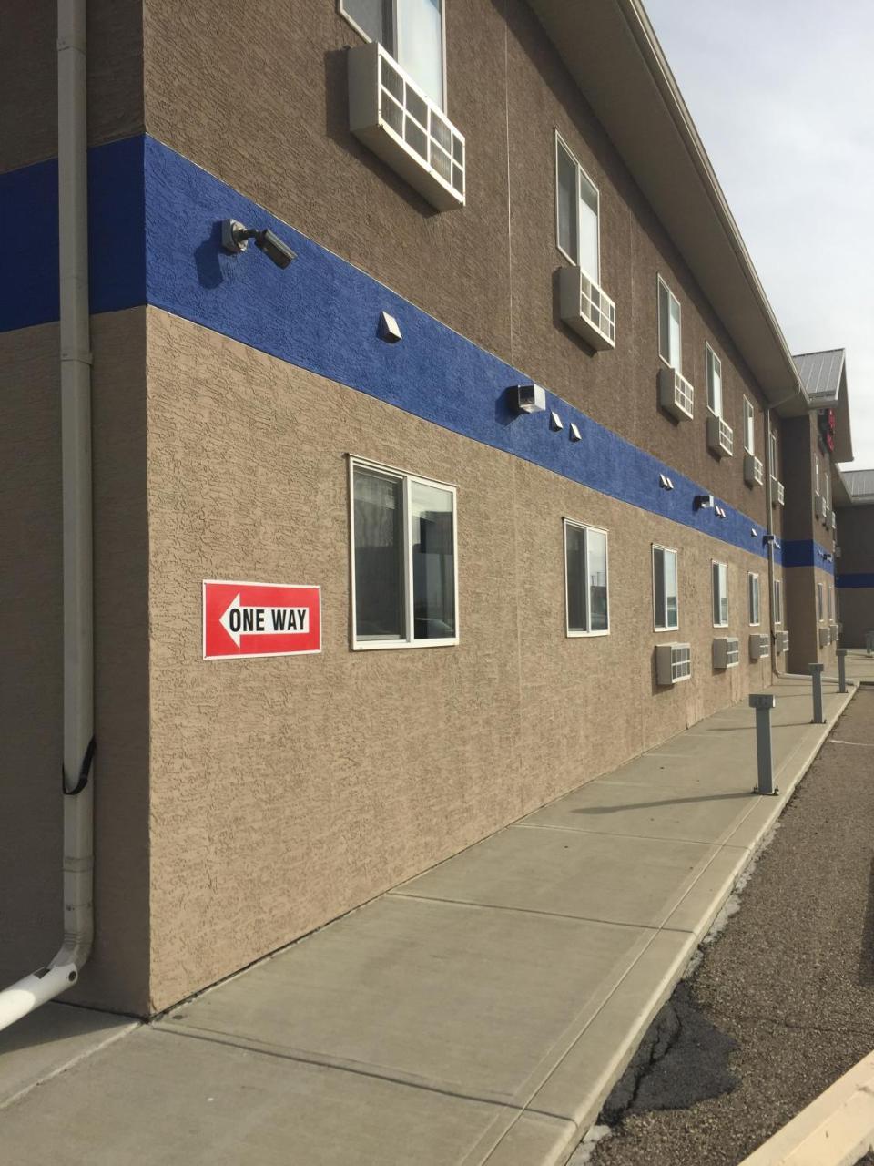 Econo Lodge Inn & Suites Innisfail Esterno foto