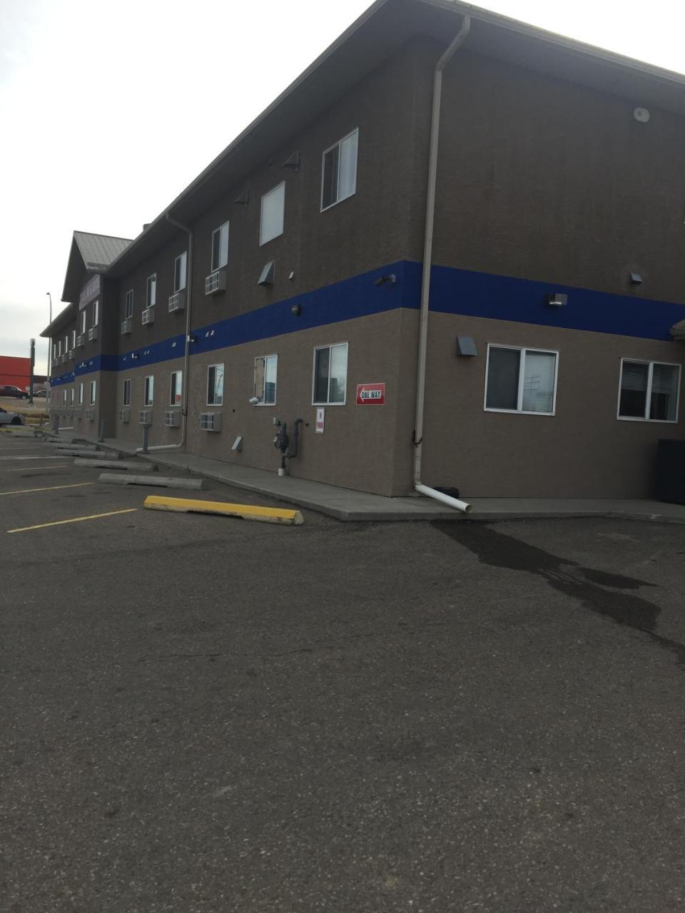 Econo Lodge Inn & Suites Innisfail Esterno foto