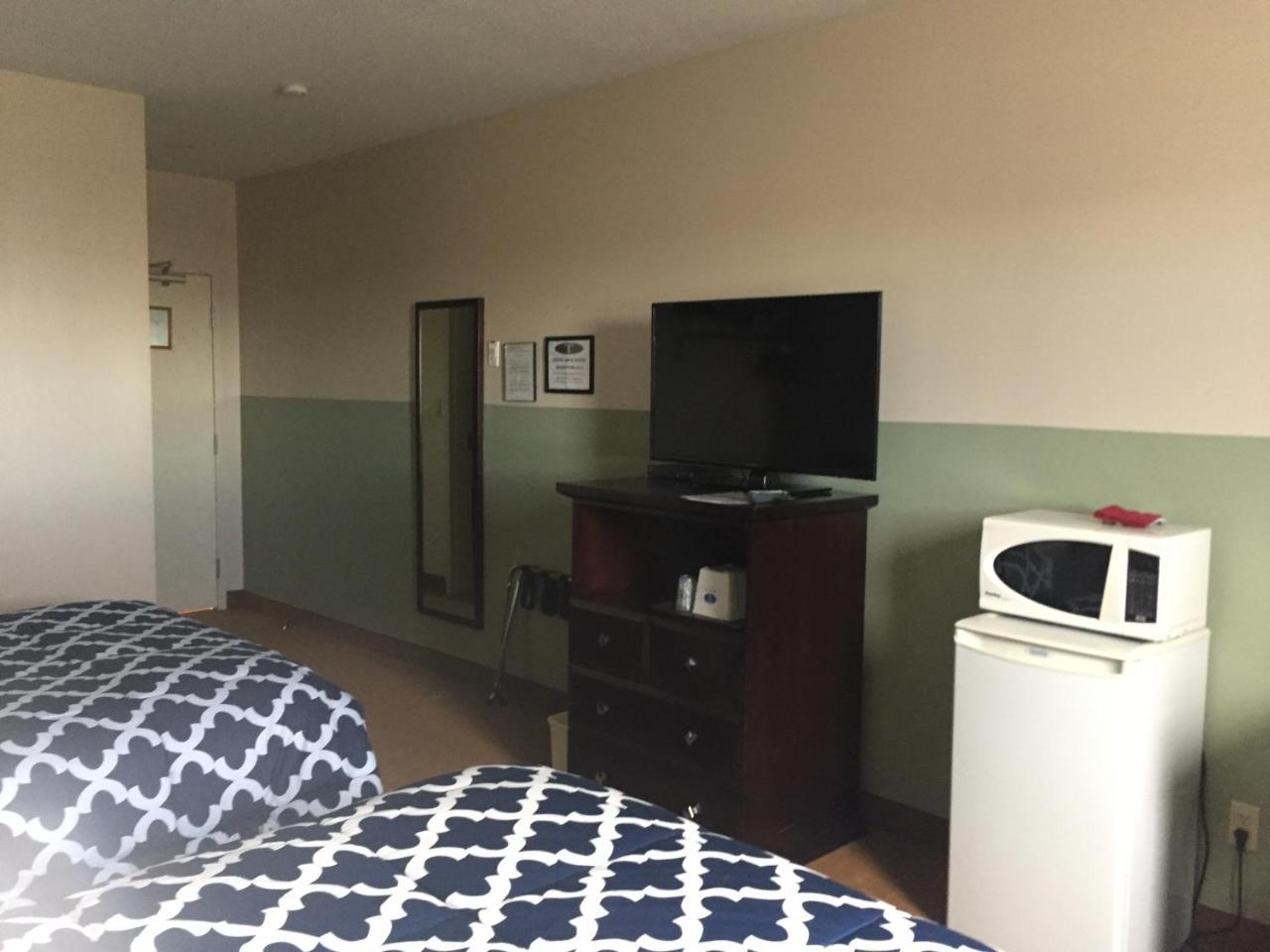 Econo Lodge Inn & Suites Innisfail Esterno foto